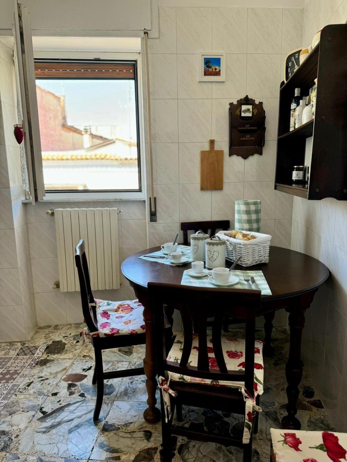 דירות Monte SantʼAngelo Ely House מראה חיצוני תמונה