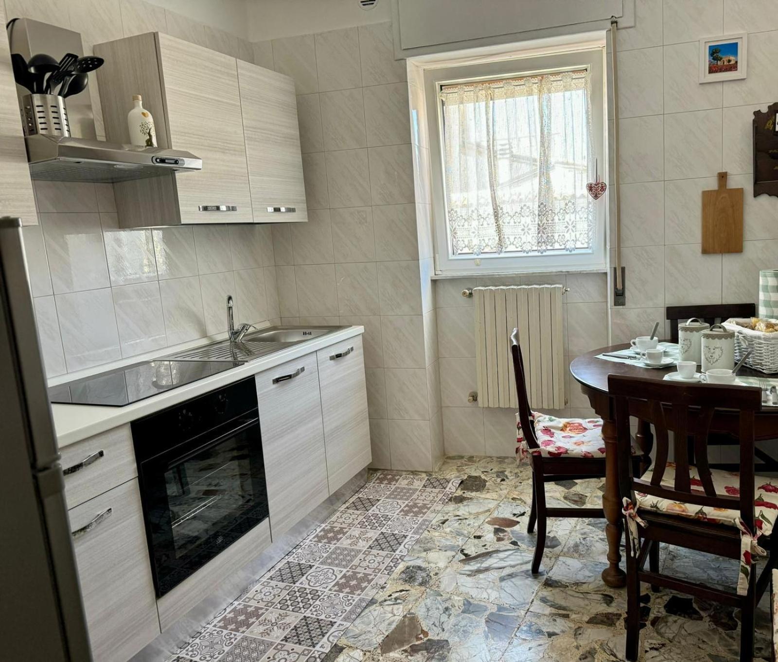 דירות Monte SantʼAngelo Ely House מראה חיצוני תמונה